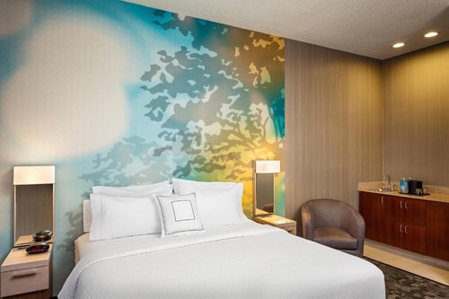 King Room Near Starbucks at Marriott LAS Luxury Bookings