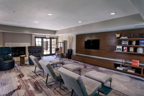 King Room Near Starbucks at Marriott LAS 11 Luxury Bookings