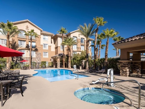 King Room Near Tesla Destination Charger LAS 14 Luxury Bookings