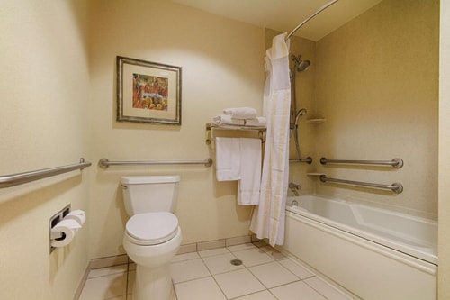 King Room Near Tesla Destination Charger LAS 3 Luxury Bookings