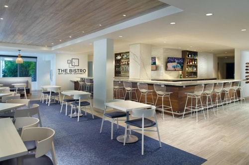 King Room Near The Fresh Market MIA 4 Luxury Bookings