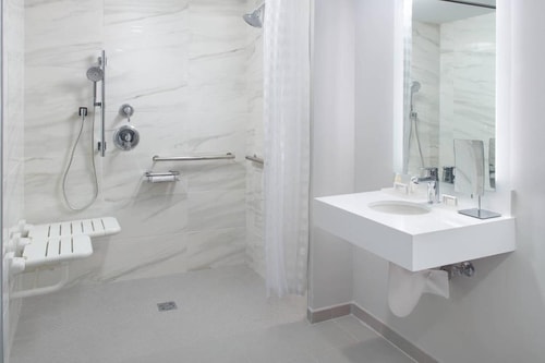 King Room Near The Fresh Market MIA 3 Luxury Bookings