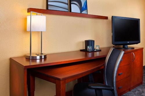 King Room Near Textronic MIA 2 Luxury Bookings