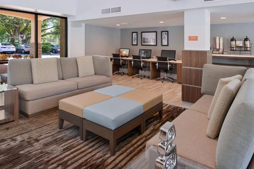 Standard Room Near Cold Stone Creamery ORL 5 Luxury Bookings