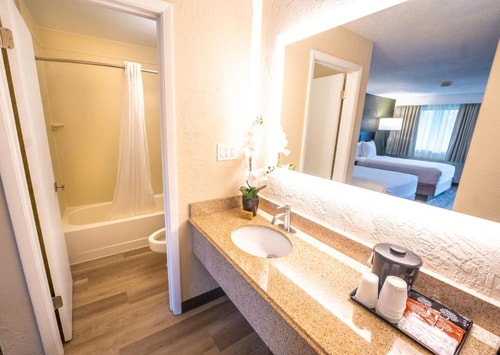 Standard Room Near Cold Stone Creamery ORL 4 Luxury Bookings