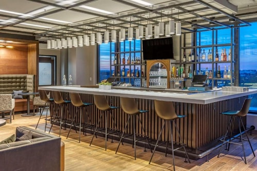 Standard King Room Near Black and Red Barbell WDC 12 Luxury Bookings