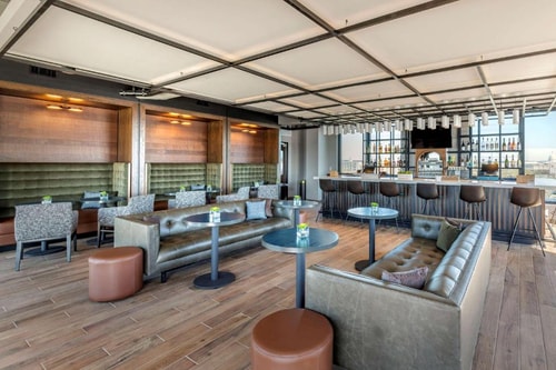 Standard King Room Near Black and Red Barbell WDC 14 Luxury Bookings