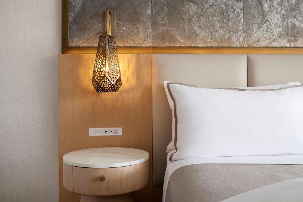 King Room with Park View Near Stone garden WDC Luxury Bookings