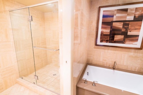 Standard Room Near Dominic Ricciard LAS 5 Luxury Bookings