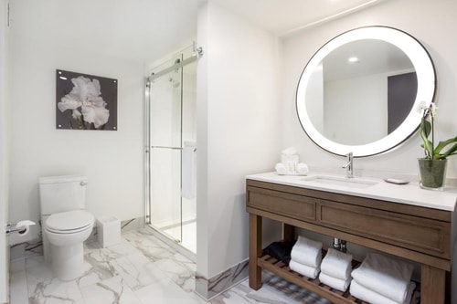 Deluxe King Near Argentine Air Force Attache WDC 6 Luxury Bookings