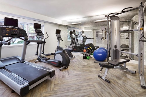 Deluxe King Near Argentine Air Force Attache WDC 8 Luxury Bookings