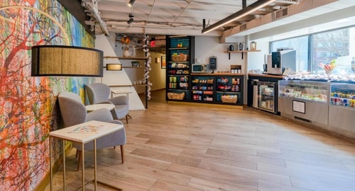 Deluxe King Near Argentine Air Force Attache WDC 13 Luxury Bookings