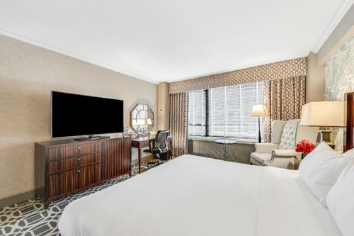 Classic King Room Near Museum of the Bible WDC 1 Luxury Bookings