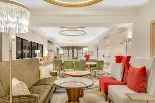 Classic King Room Near Museum of the Bible WDC 10 Luxury Bookings