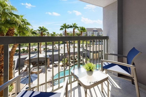 King Room Near Kuker Ranken LAS 11 Luxury Bookings