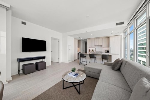 Level Suite Near K2 Apartments Dog Park CHI 8 Luxury Bookings