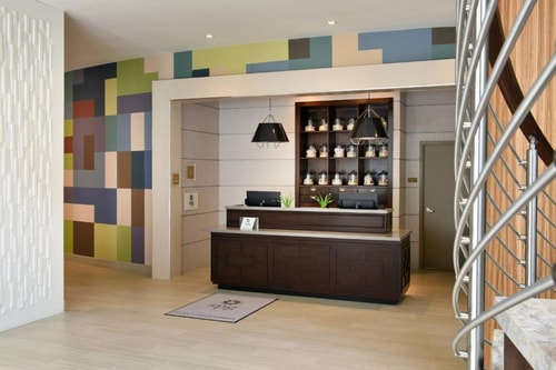 Guest Room Near Bistro Cafe MIA 3 Luxury Bookings