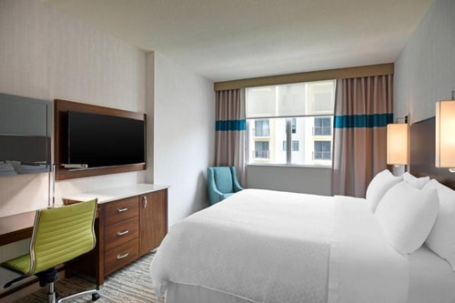 Guest Room Near Bistro Cafe MIA 1 Luxury Bookings