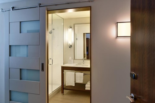 Guest Room Near Bistro Cafe MIA 8 Luxury Bookings