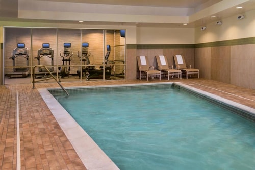 King Room Near Trader Joes WDC 9 Luxury Bookings