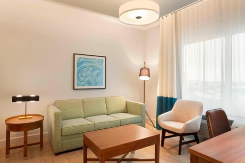 Guest Room Near Flora Logistics MIA 7 Luxury Bookings