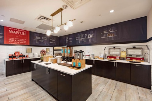 King Room Near Airpark Plaza MIA 8 Luxury Bookings