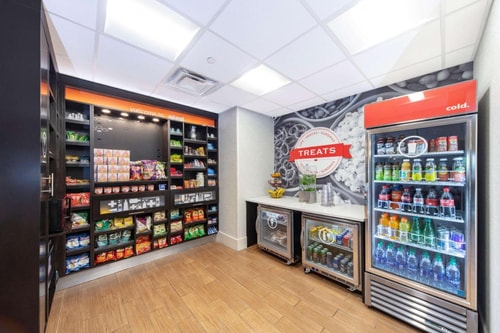 King Room Near Airpark Plaza MIA 10 Luxury Bookings