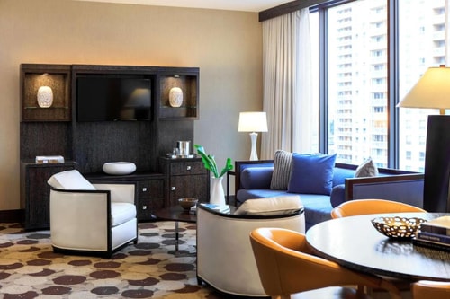 Deluxe King Room Near CBR Bar CHI 6 Luxury Bookings