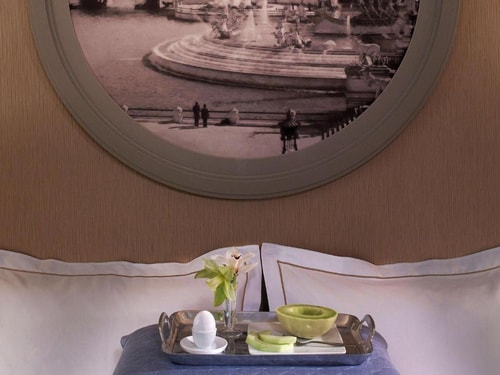 Deluxe King Room Near CBR Bar CHI 2 Luxury Bookings