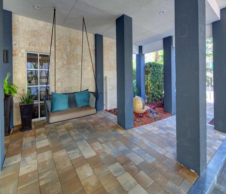 Double Room Near Coral Bagels MIA 4 Luxury Bookings