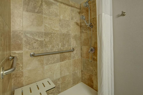 Double Room Near Coral Bagels MIA 3 Luxury Bookings