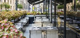 Deluxe Queen Room Near Cadillac Palace Theatre CHI 11 Luxury Bookings