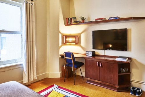 Superior King Room Near Art Schools Directory CHI 3 Luxury Bookings