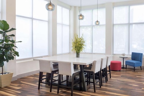 King Room Near Flora Logistics MIA 7 Luxury Bookings