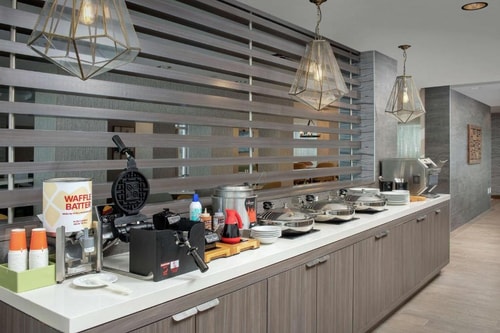 King Room Near HVACservie MIA 8 Luxury Bookings