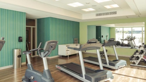 Standard King Room Near Subway Restaurant MIA 11 Luxury Bookings