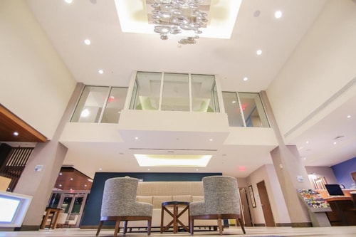 Standard King Room Near Subway Restaurant MIA 8 Luxury Bookings