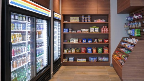 Standard King Room Near Subway Restaurant MIA 16 Luxury Bookings