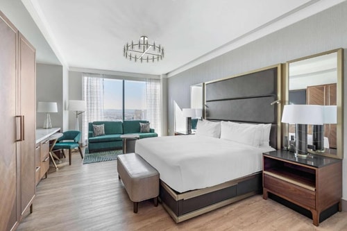 Superior Plus King Studio Near Starbucks LAS 1 Luxury Bookings