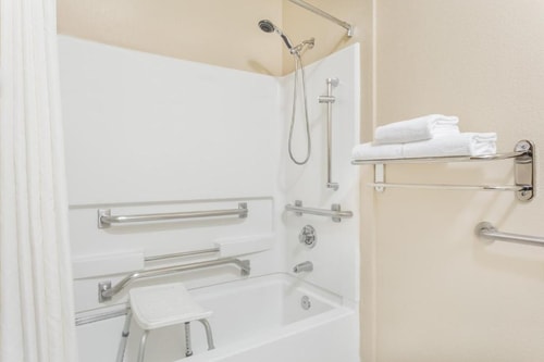 Queen Room Near Jiffy Lube LAS 5 Luxury Bookings