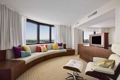 King Room Near Antonio Maceo Park MIA 11 Luxury Bookings