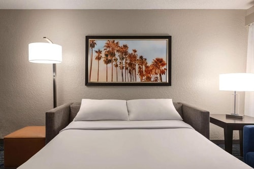 King Suite Near The Home Depot MIA 1 Luxury Bookings