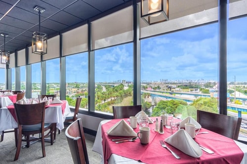 Standard Room Near Miami Regional University MIA 9 Luxury Bookings