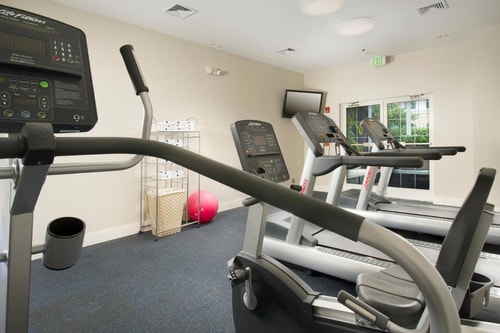 Standard Room Near Univision Newsport MIA 14 Luxury Bookings