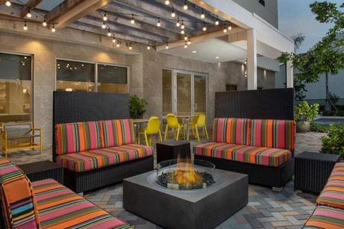 Studio King Suite Near Westend Shopping Center MIA 4 Luxury Bookings