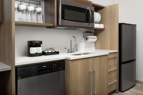 Studio King Suite Near Westend Shopping Center MIA 3 Luxury Bookings