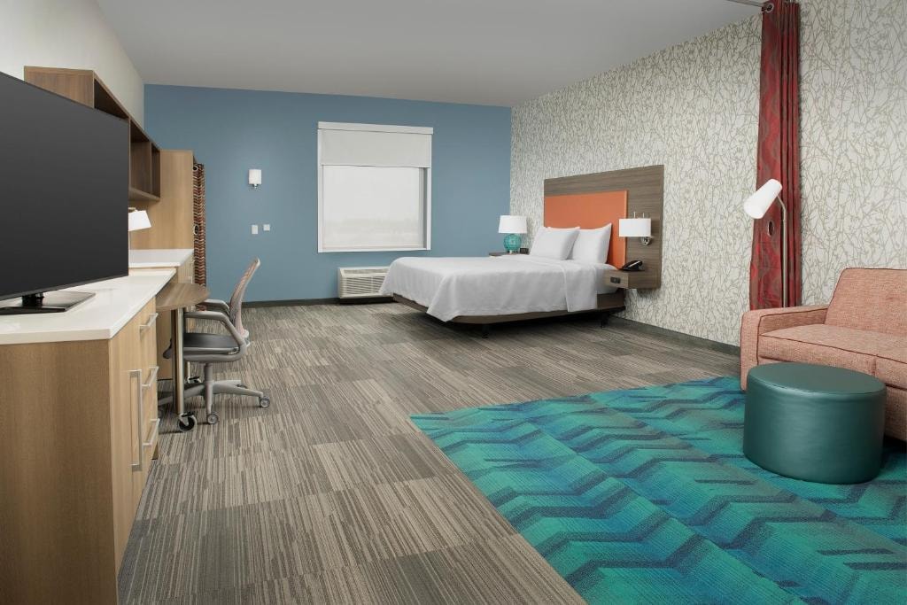 Studio King Suite Near Westend Shopping Center MIA Luxury Bookings