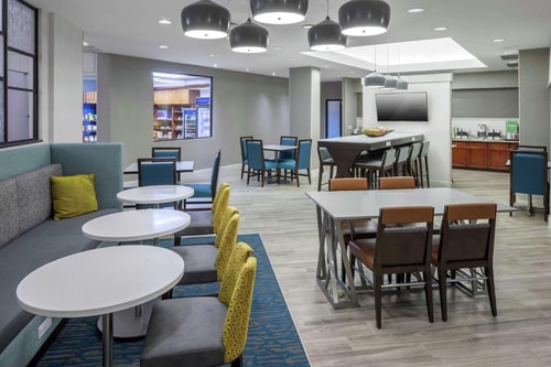 King Suite Near Soya Sushi Bar MIA 7 Luxury Bookings