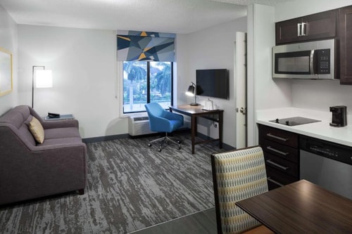 King Suite Near Soya Sushi Bar MIA 5 Luxury Bookings