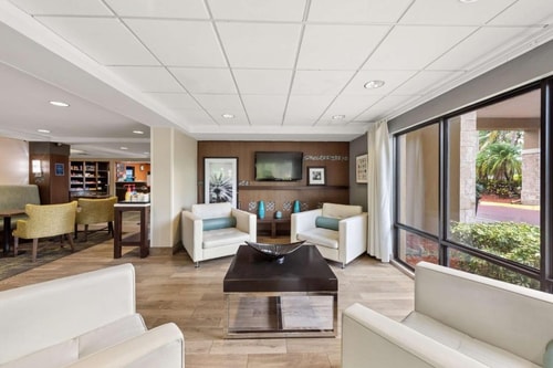 King Room Near Tile Gallery MIA 7 Luxury Bookings